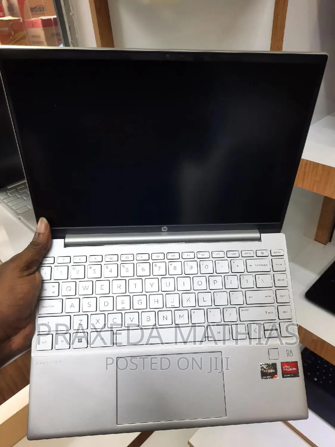 New Laptop HP Pavilion 13 16GB AMD Ryzen 5 SSD 512GB