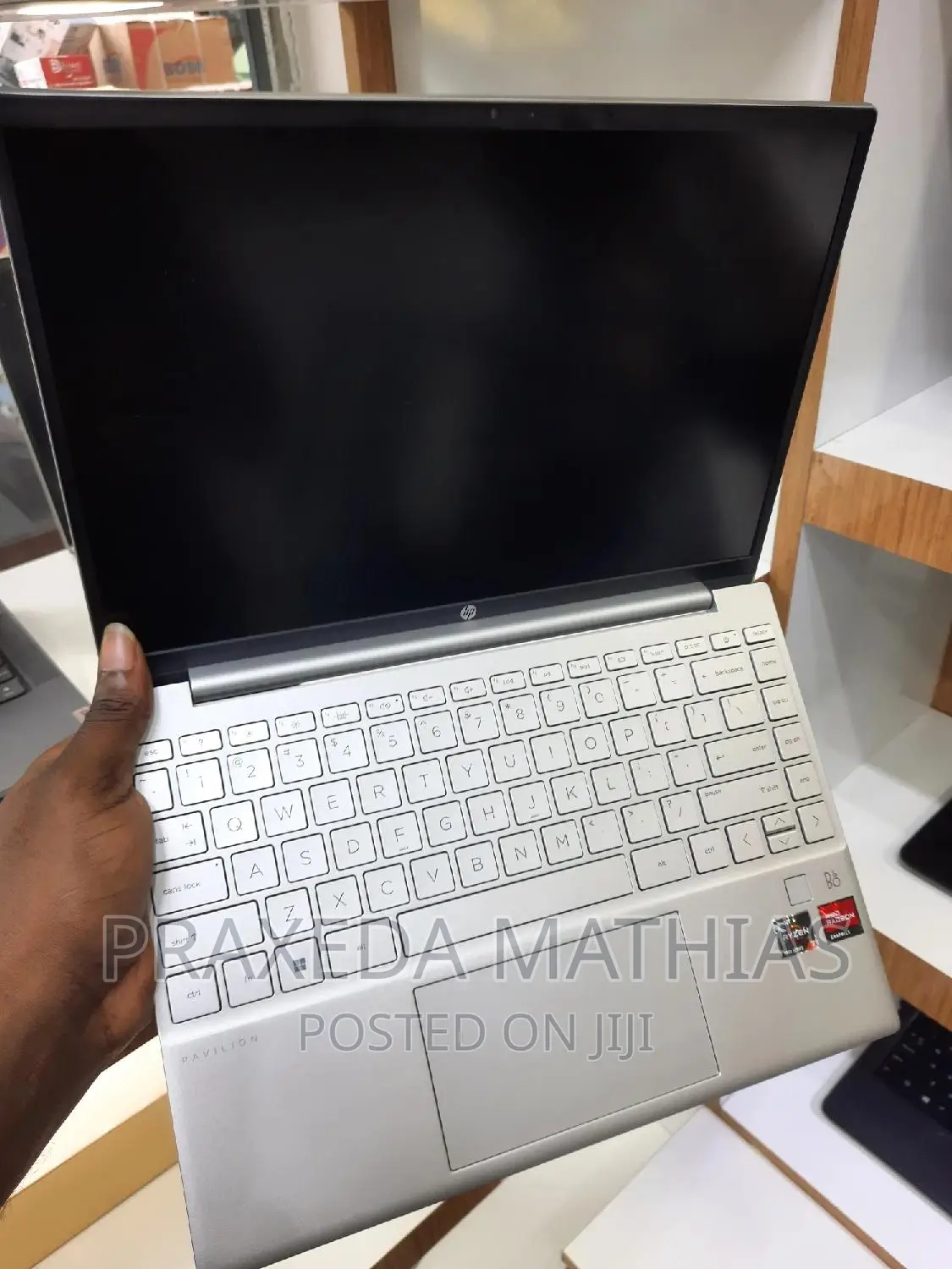 New Laptop HP Pavilion 13 16GB AMD Ryzen 5 SSD 512GB