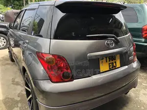 Toyota IST 2004 Gray