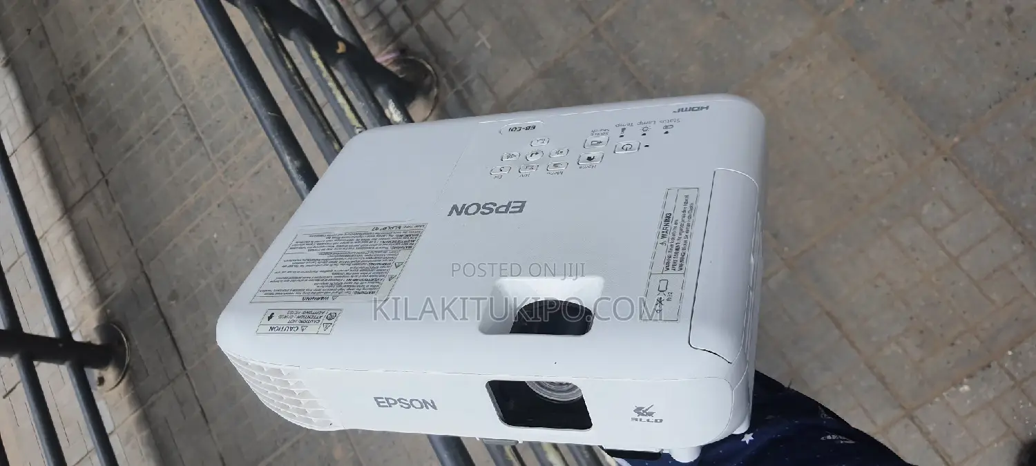 EPSON Projector Eb-E01 Clean Condition