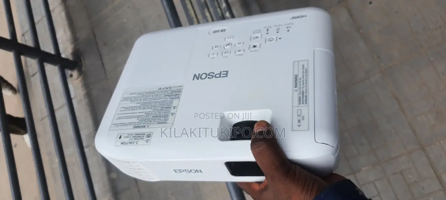 EPSON Projector Eb-E01 Clean Condition