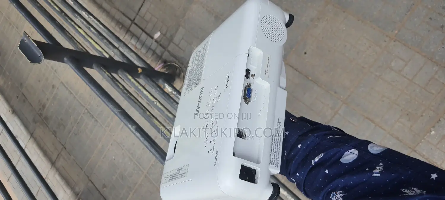 EPSON Projector Eb-E01 Clean Condition