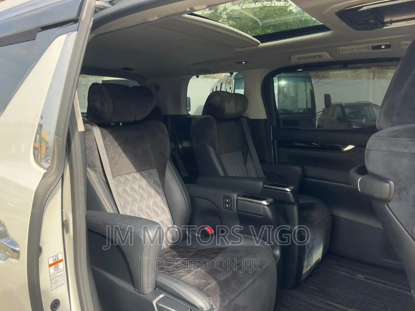 Toyota Alphard 2017 Pearl