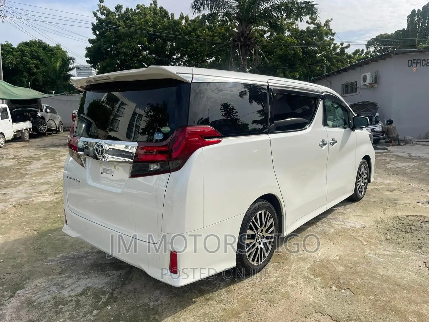 Toyota Alphard 2017 Pearl