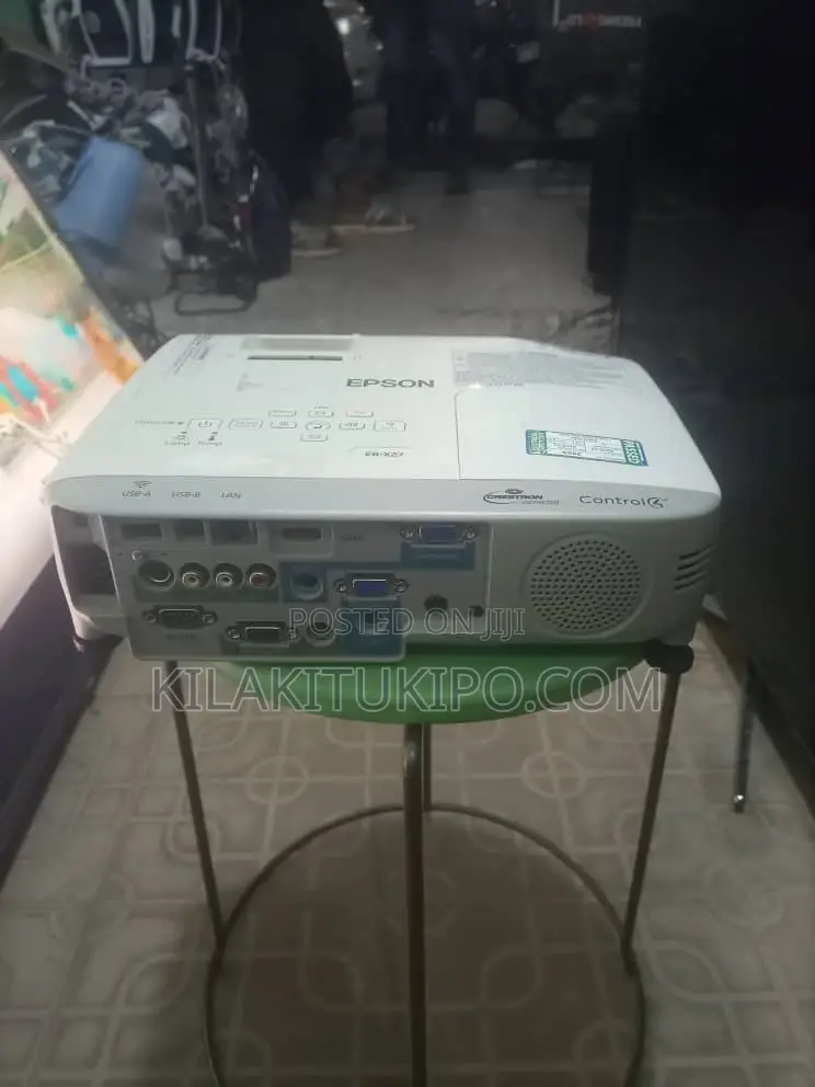 EPSON Projector X27