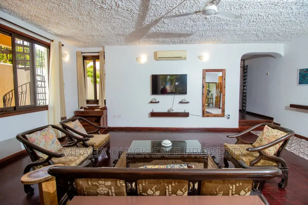 Furnished 4bdrm House in Ada Estate for rent