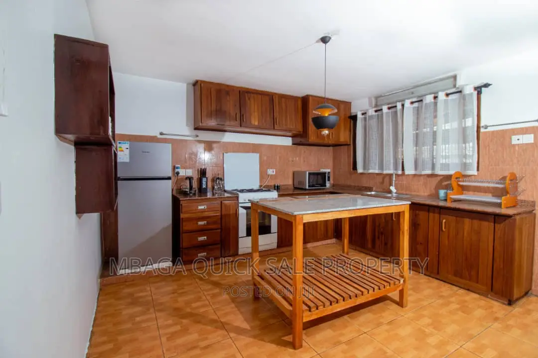 Furnished 4bdrm House in Ada Estate for rent