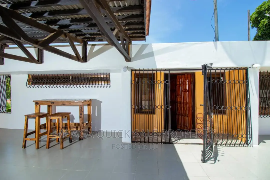 Furnished 4bdrm House in Ada Estate for rent