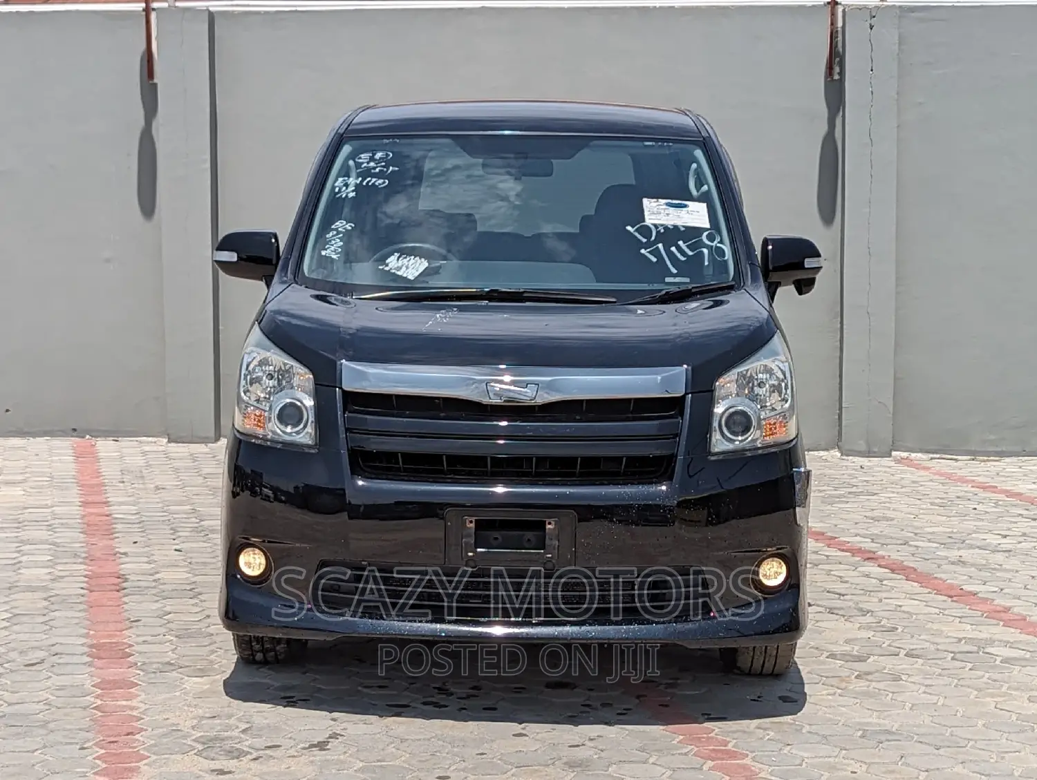 Toyota Noah 2008