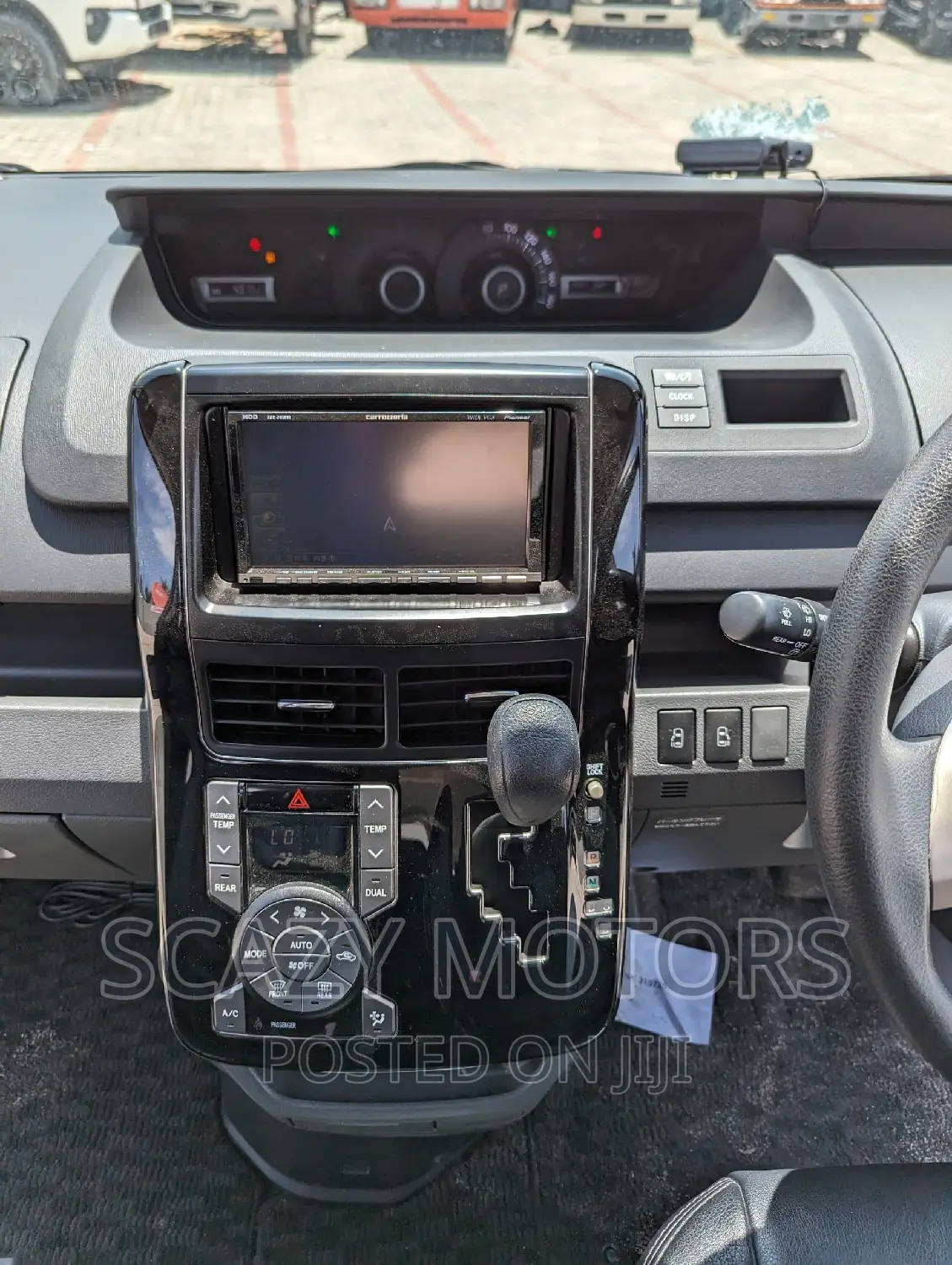 Toyota Noah 2008