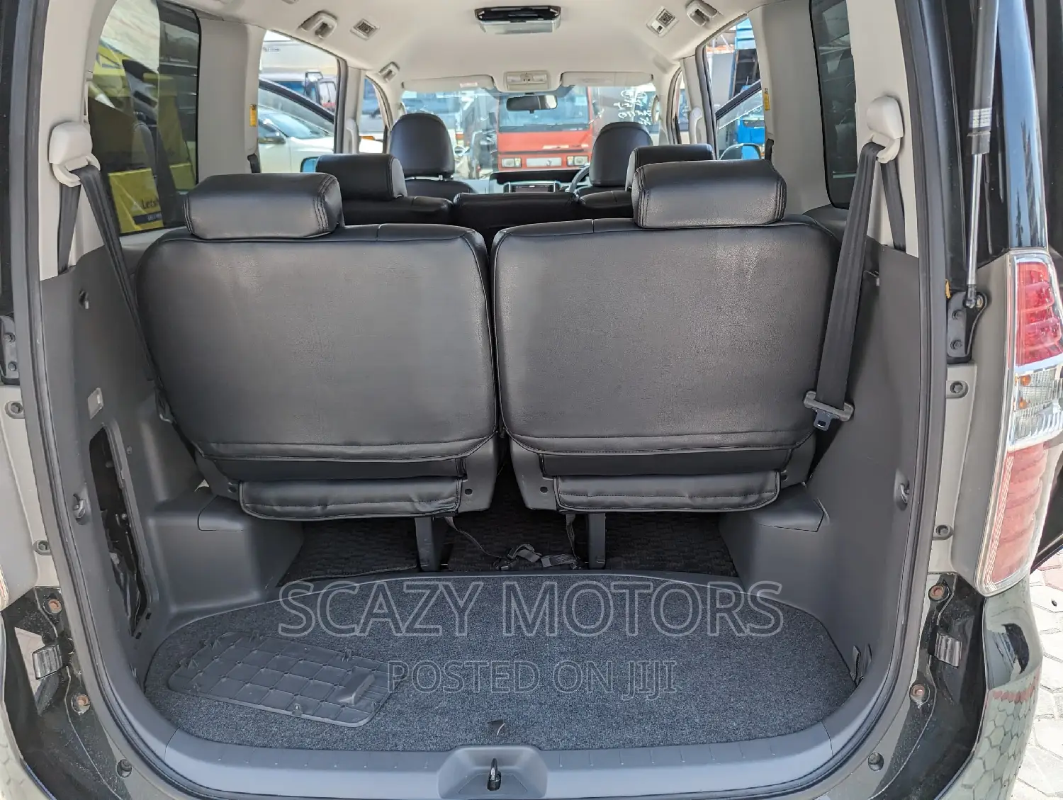 Toyota Noah 2008