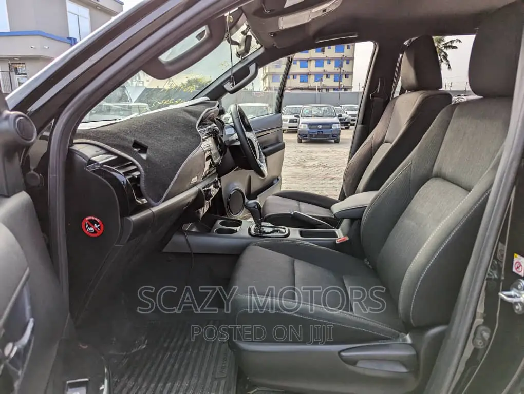 Toyota Hilux 2019 Black