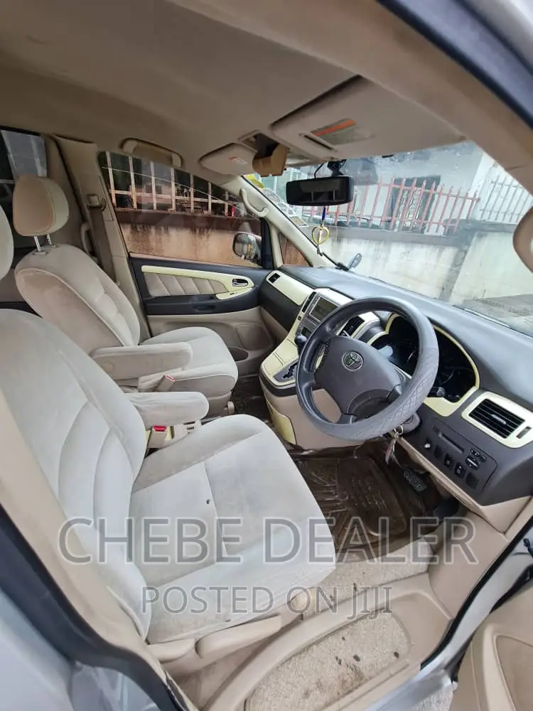 Toyota Alphard 2005 Silver