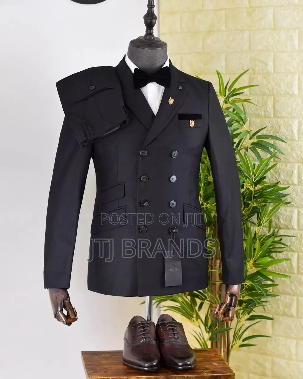 Eight Button Men's Suits