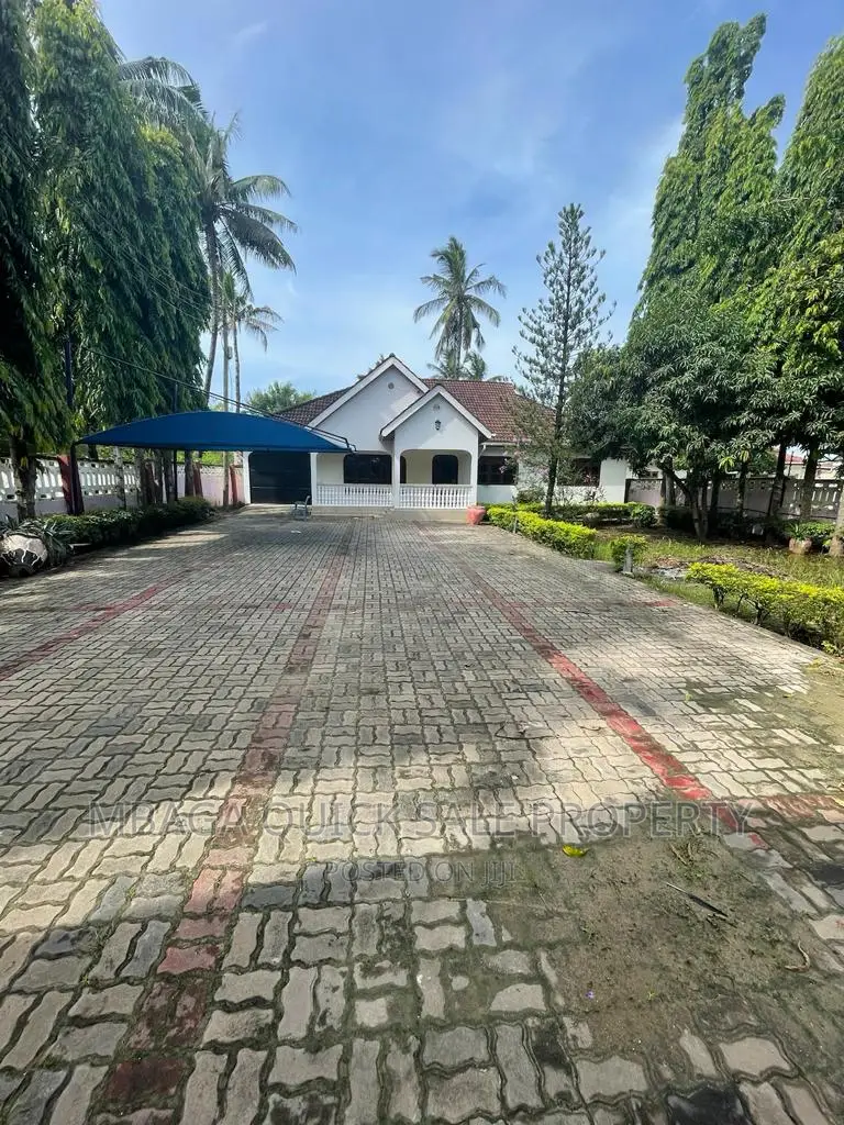 4bdrm House in Tegeta Azania, Bunju for rent