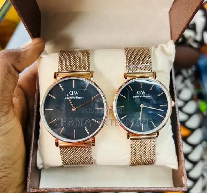 DW DANIELE WELIGHTON* Watch Water Resistant