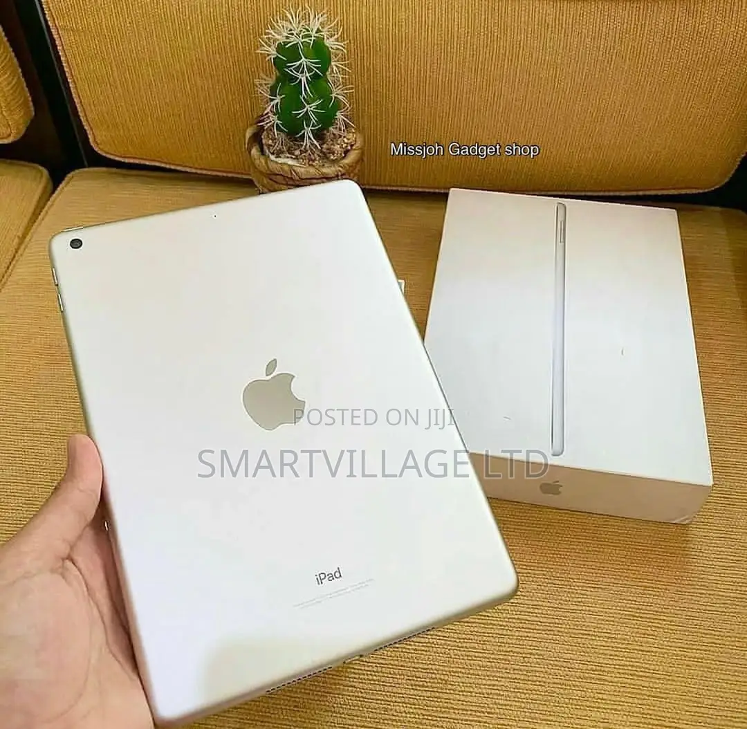 Apple iPad 9.7 32 GB Gray