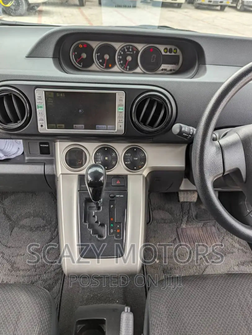 Toyota Corolla Rumion 2008 White