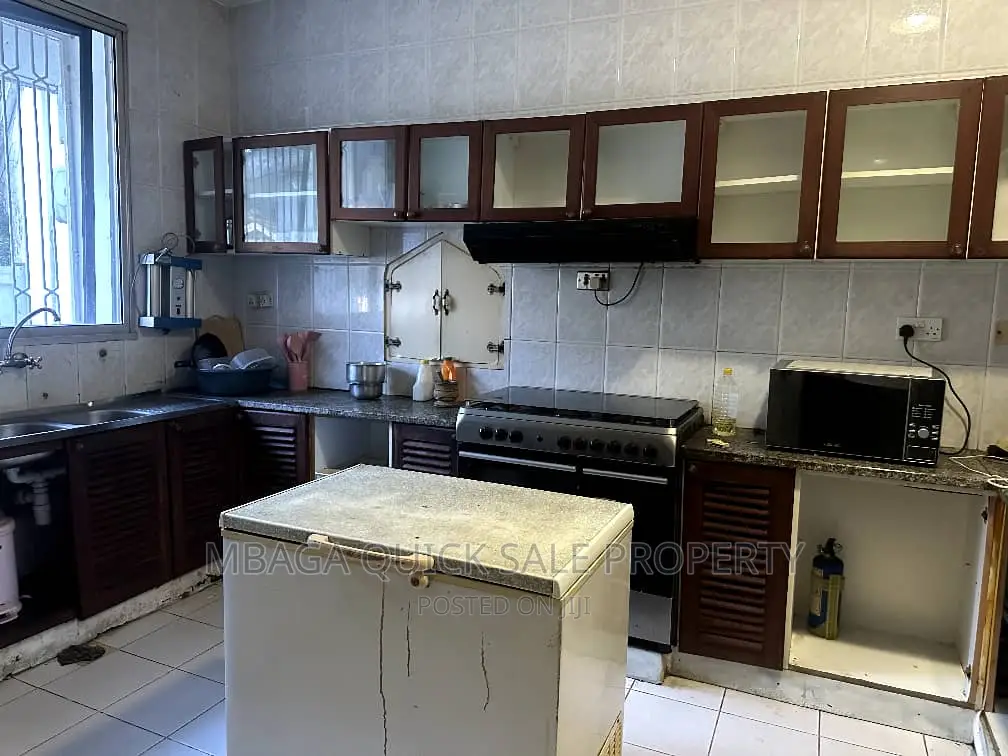 Furnished 6bdrm House in Msasani for rent