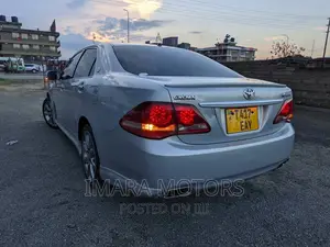 Toyota Crown 2010 Silver