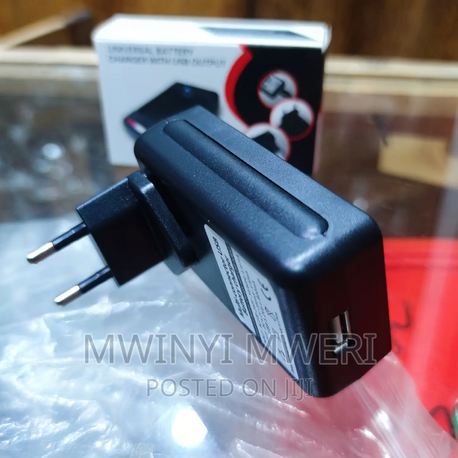 Universal Battery Charger With USB Port Output F Digital Cam