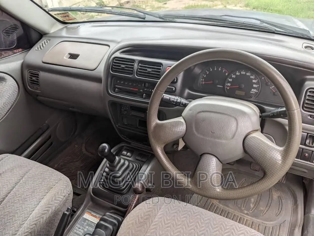 Suzuki Escudo 2000 Blue