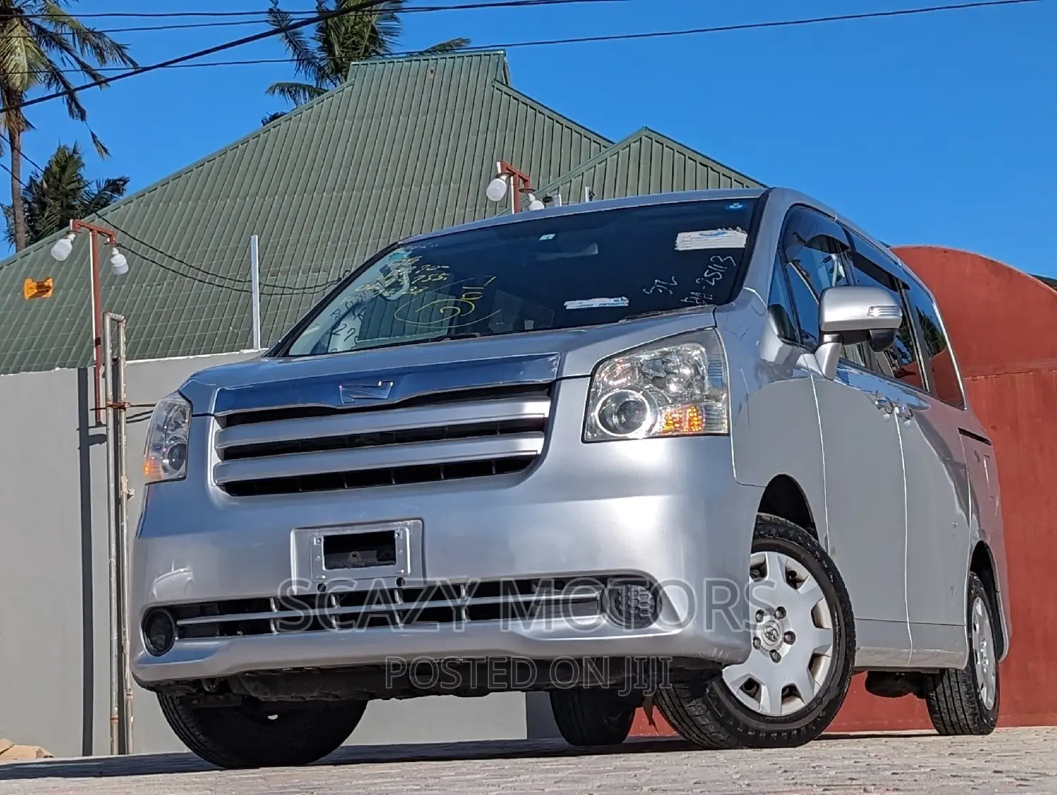 Toyota Noah 2009 Silver