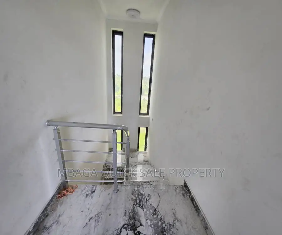 5bdrm House in Goba Kinzudi for sale