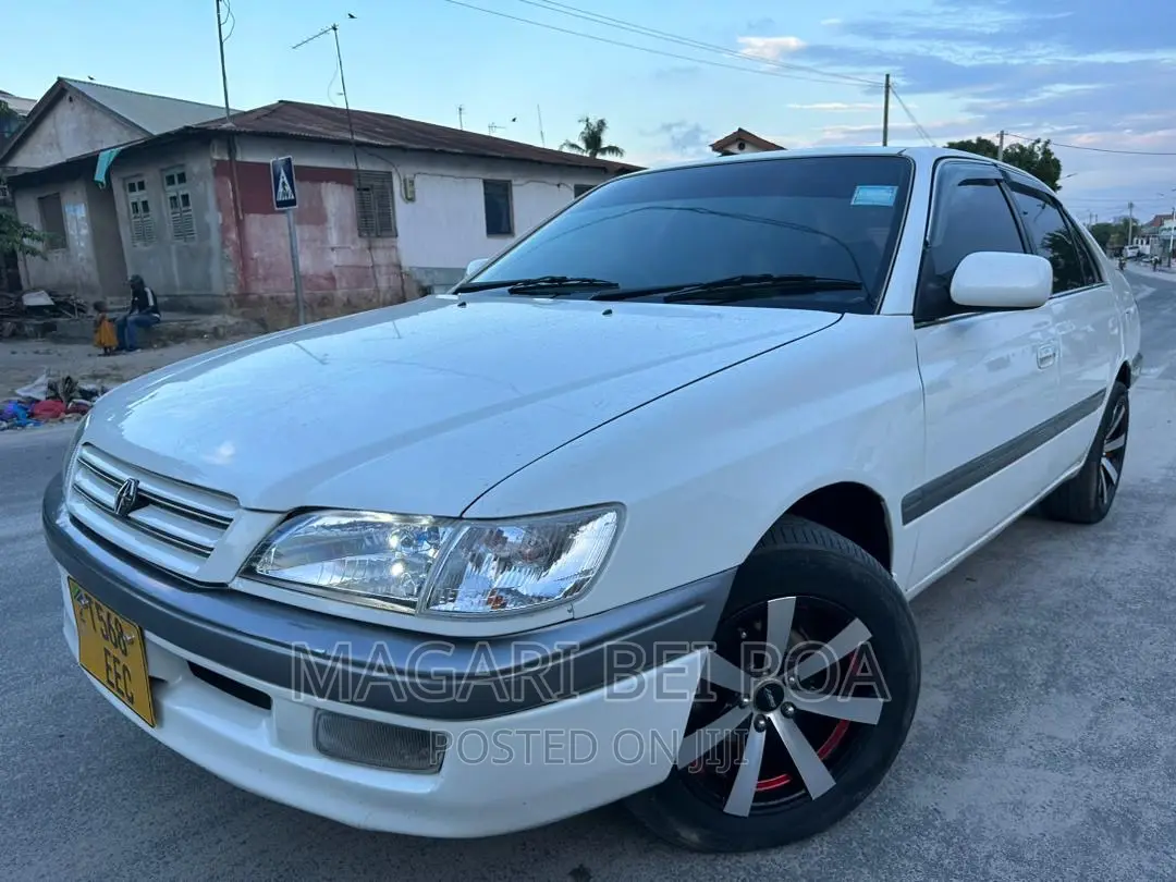 Toyota Corolla 2004 White