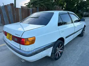 Toyota Corolla 2004 White