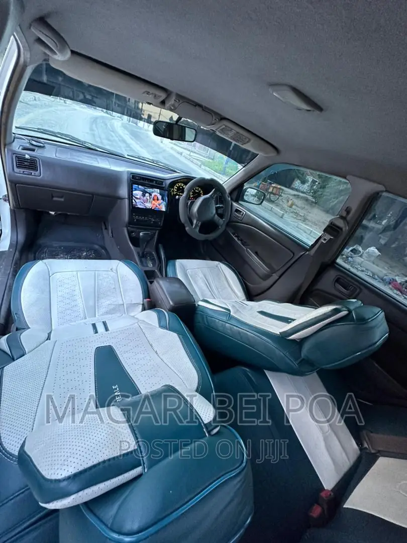 Toyota Corolla 2004 White