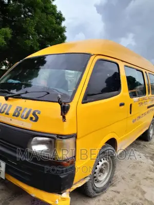 Toyota HiAce 2002 Orange