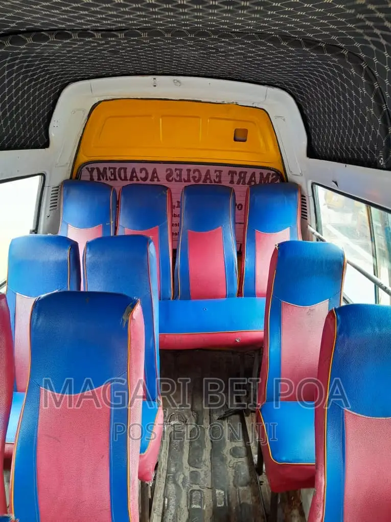 Toyota HiAce 2002 Orange