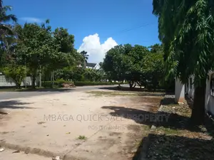10bdrm House in Masaki for rent