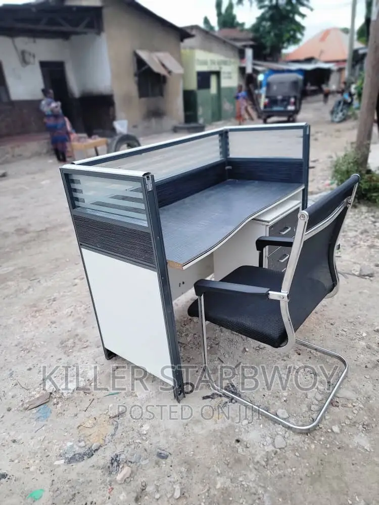 Reception/Counter Table Na Kiti Chake