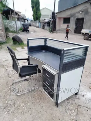 Reception/Counter Table Na Kiti Chake