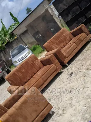 Sofa Set Zimetumika Muda Mfupi Sana