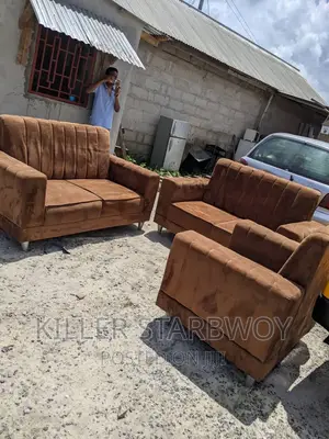 Sofa Set Zimetumika Muda Mfupi Sana