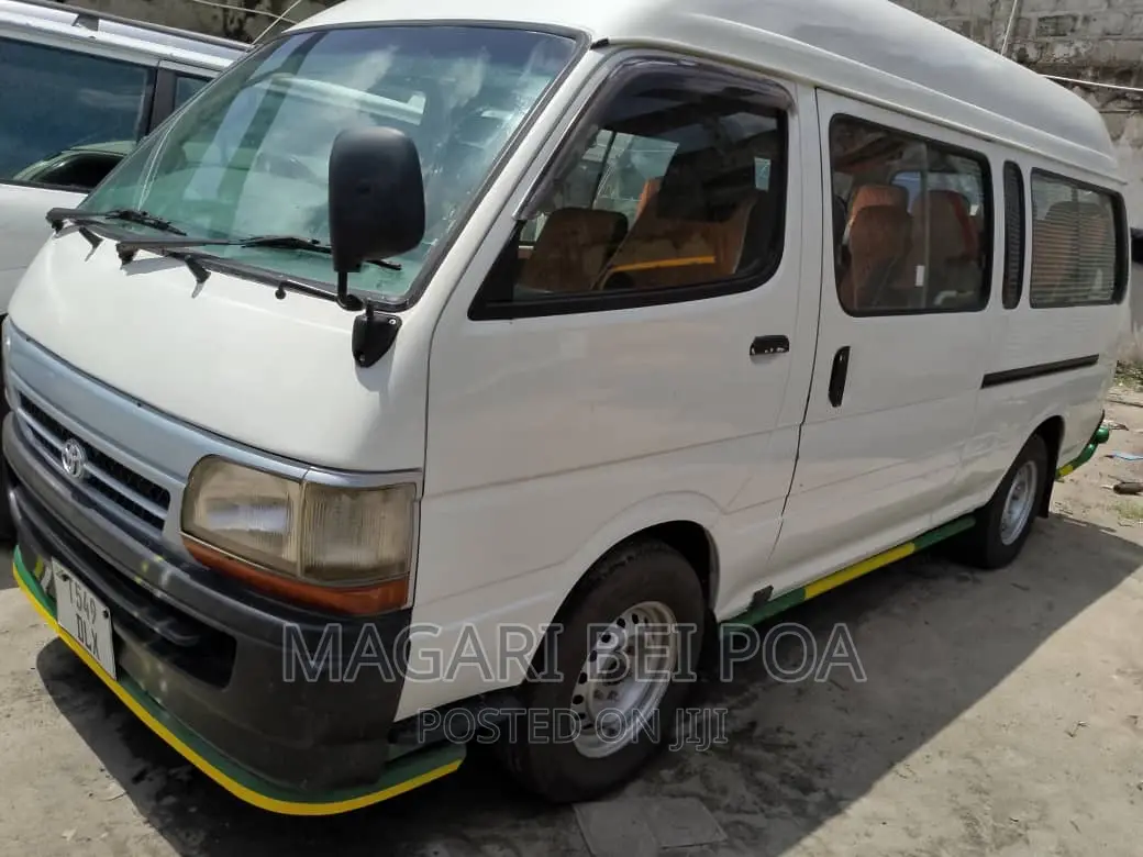 Toyota HiAce 2002 White