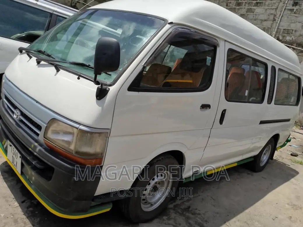 Toyota HiAce 2002 White
