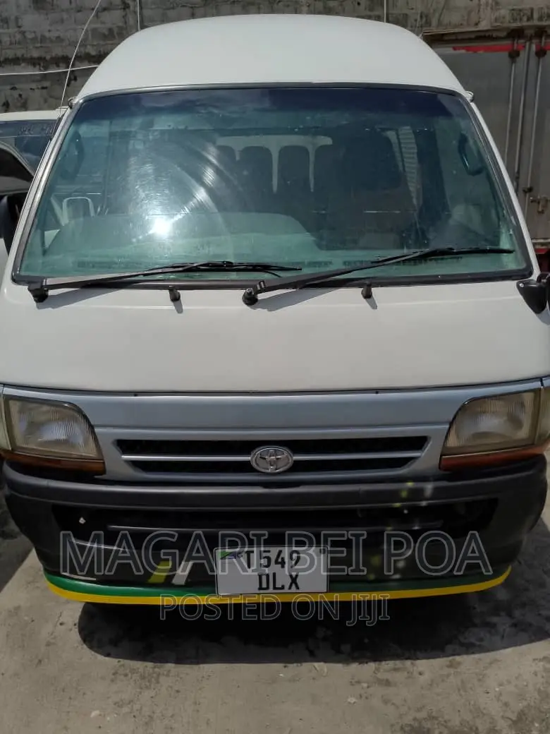 Toyota HiAce 2002 White