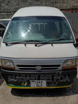 Toyota HiAce 2002 White