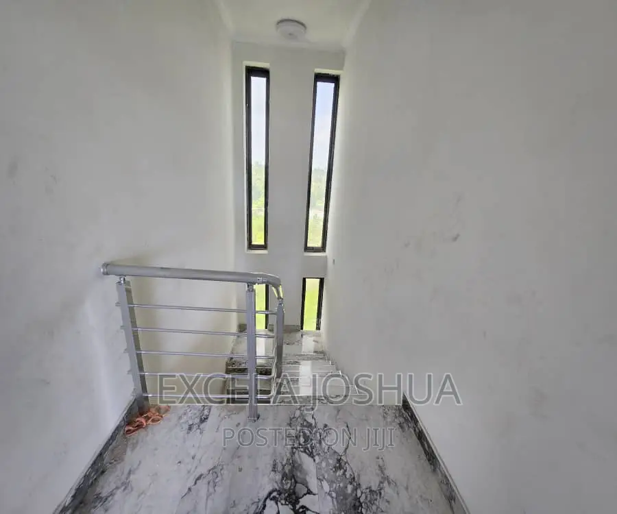 5bdrm House in Excela Joshua, Goba for sale