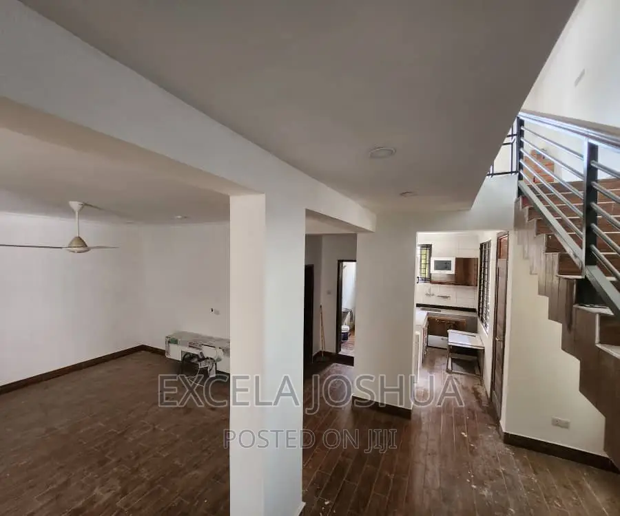 5bdrm House in Excela Joshua, Goba for sale