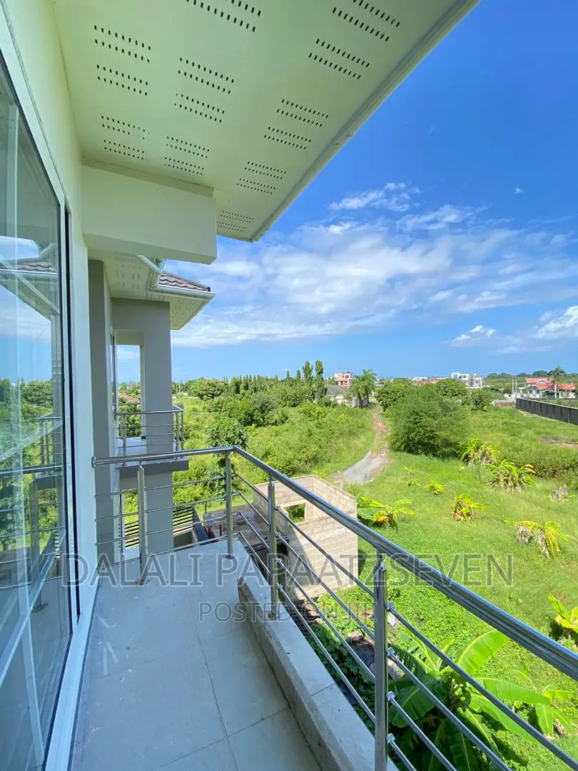 3bdrm Apartment in Dalalipapaatzseven, Mbweni for rent