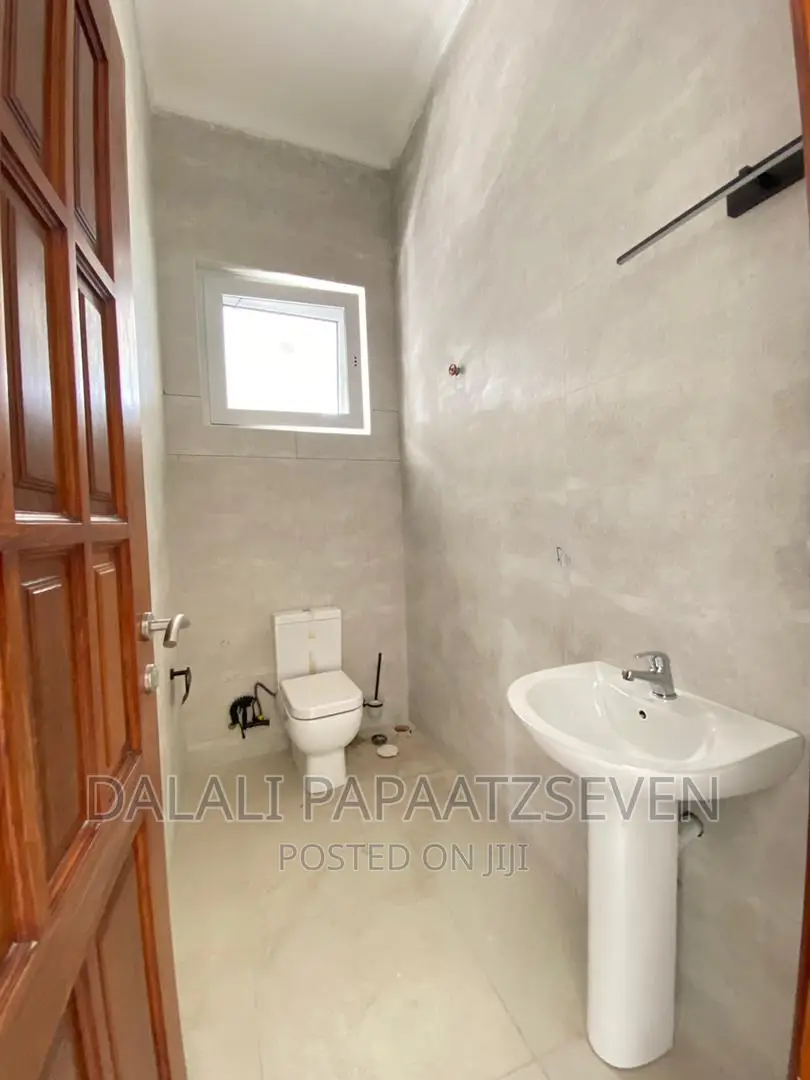 3bdrm Apartment in Dalalipapaatzseven, Mbweni for rent