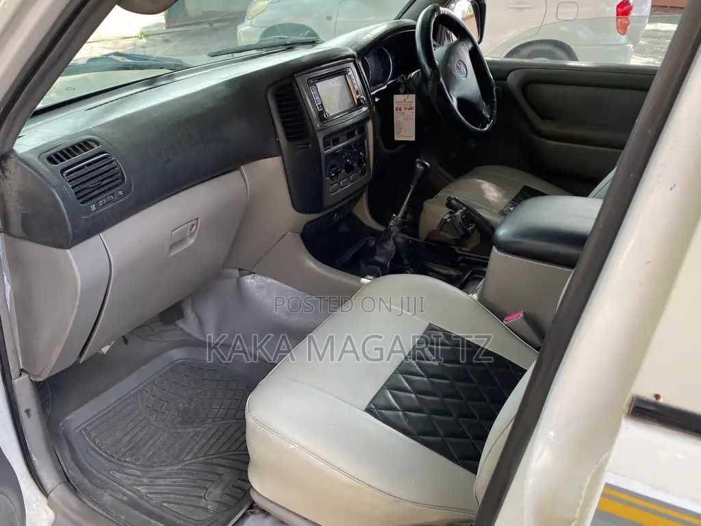 Toyota Land Cruiser 2006 White