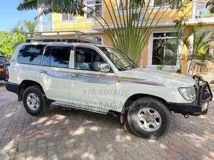 Toyota Land Cruiser 2006 White