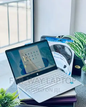New Laptop HP 14z 8GB AMD Ryzen SSD 256GB