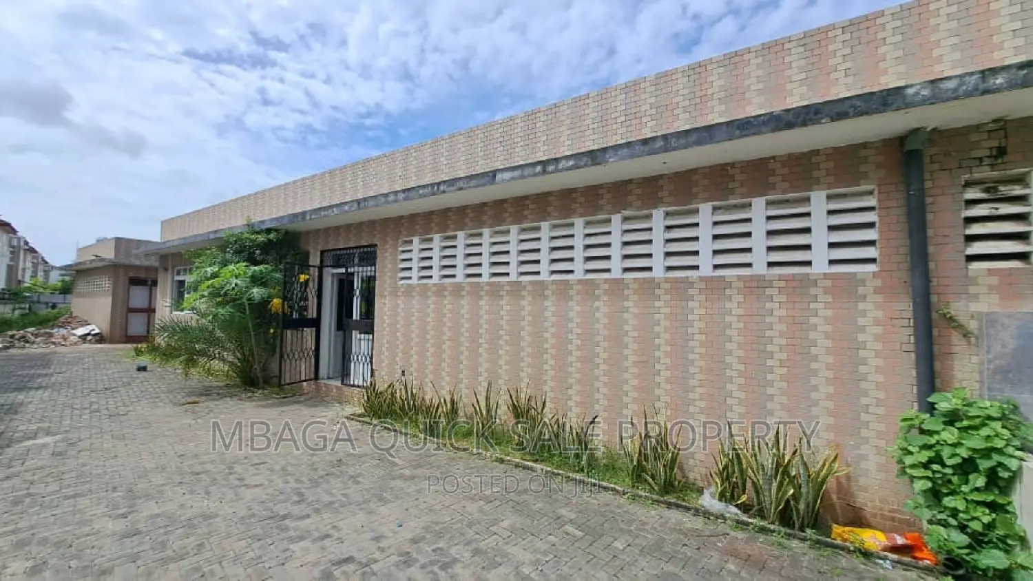 Small Godown or Warehouse for Rent With Office at Msasani